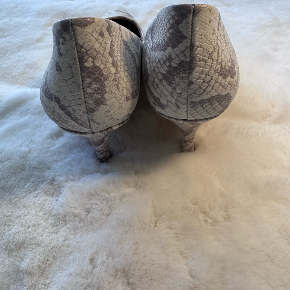 Naturalizer White and Gray Snakeskin Pumps Size 10.5 - Picture 5 of 7
